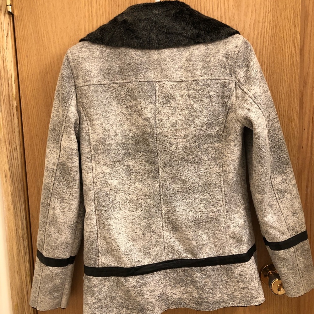 Yest Jacket - Picture 3 of 4